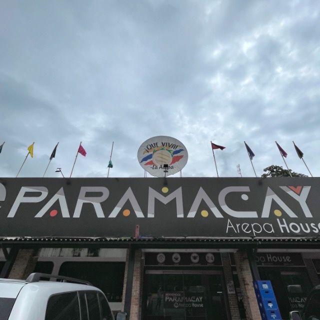 Restaurant Paramacay, sector Paramacay, justo antes de la salida de Tejerias